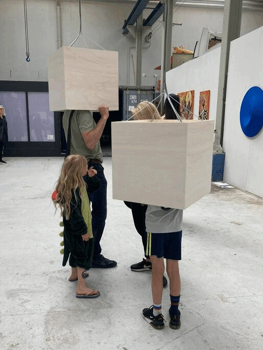Doosmens in Steurgebouw